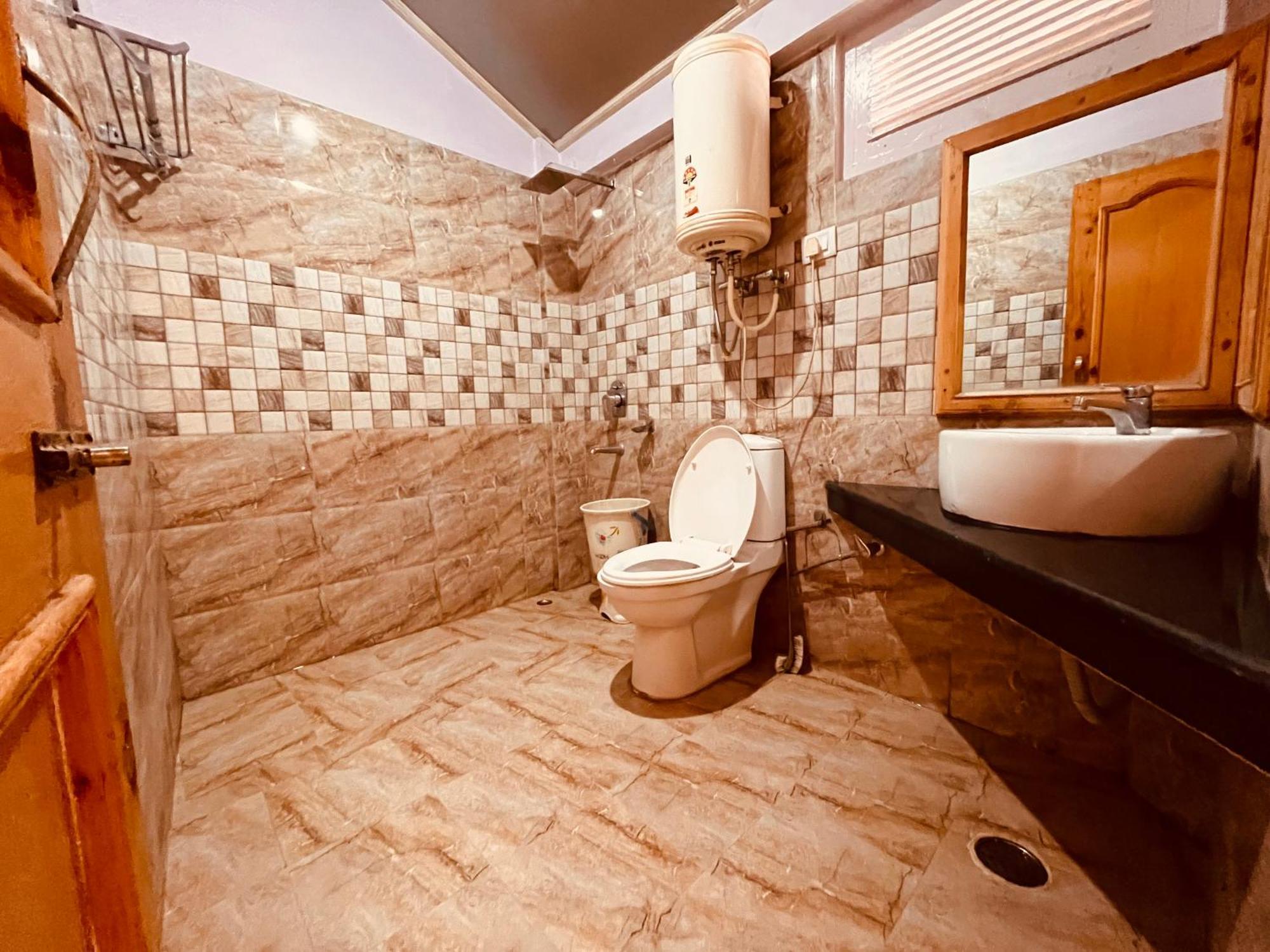 Hotel Hollywood Vibes #Riverview #Premium Rooms #Prime Location #Most Awarded #Parking #Top Rated #Open Terrace #Lawn #Best Selling Hotel In Manali Exterior foto